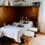 Lantligt Naera Kastelholms Golf Och Smakbyn Tosarby