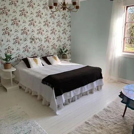 Lantligt Naera Kastelholms Golf Och Smakbyn * Tosarby