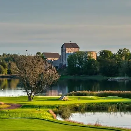 Lantligt Naera Kastelholms Golf Och Smakbyn Loma-asunnot *